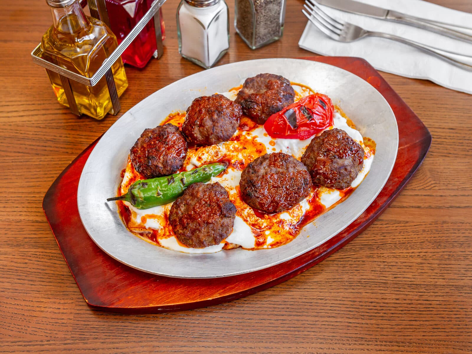 Kofte Kebab with Yogurt